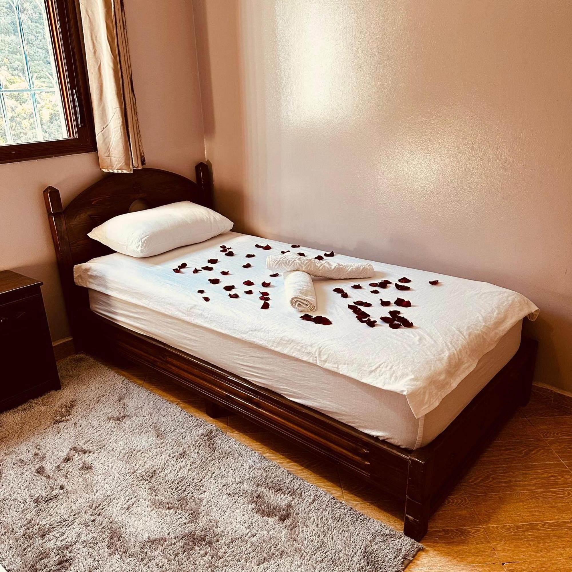 Hotel Nabil Akchour Екстер'єр фото